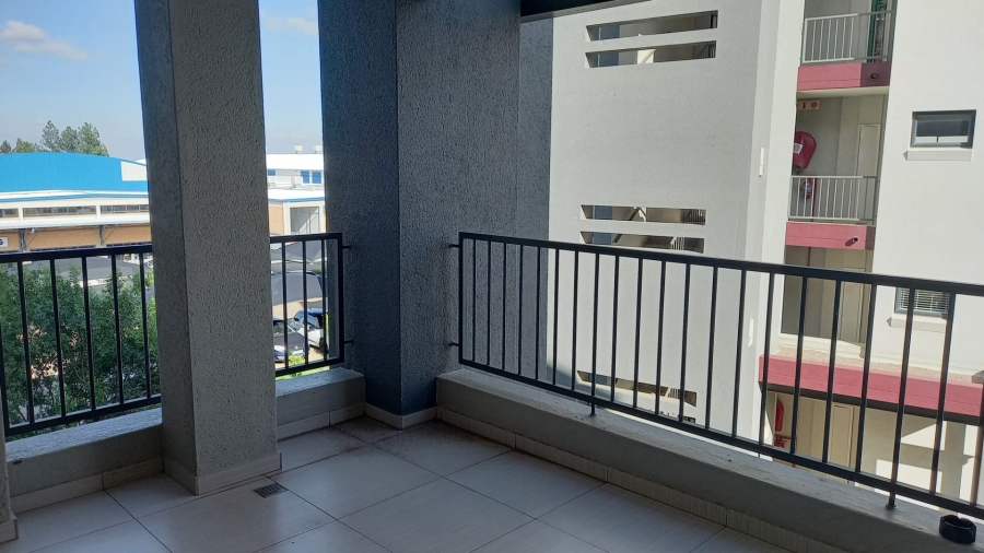 To Let 2 Bedroom Property for Rent in Kyalami Hills Gauteng