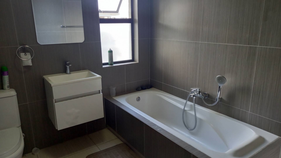 To Let 2 Bedroom Property for Rent in Kyalami Hills Gauteng