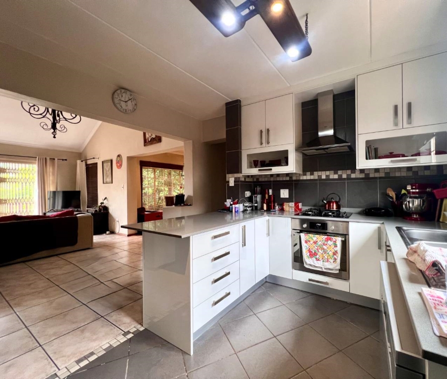 3 Bedroom Property for Sale in Radiokop Gauteng