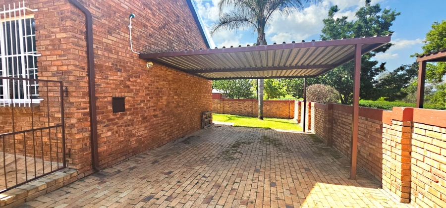 2 Bedroom Property for Sale in Honeydew Ridge Gauteng