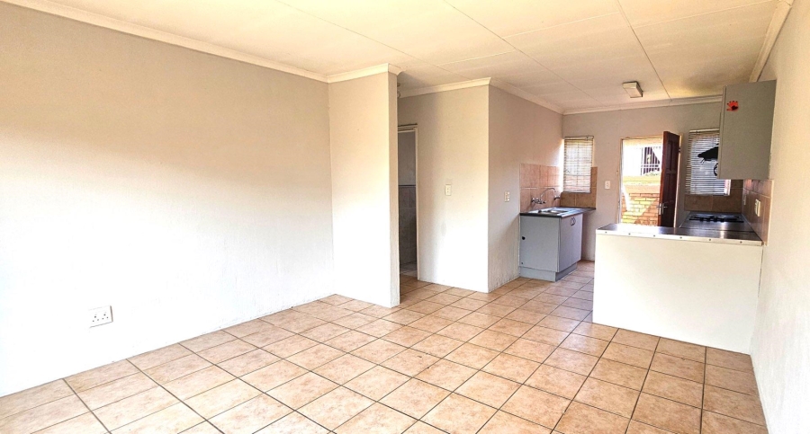 2 Bedroom Property for Sale in Honeydew Ridge Gauteng