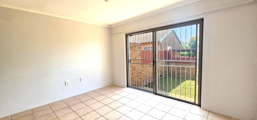 2 Bedroom Property for Sale in Honeydew Ridge Gauteng