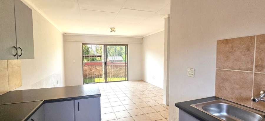 2 Bedroom Property for Sale in Honeydew Ridge Gauteng