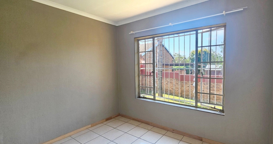 2 Bedroom Property for Sale in Honeydew Ridge Gauteng