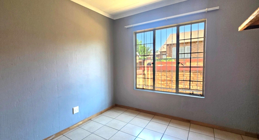 2 Bedroom Property for Sale in Honeydew Ridge Gauteng