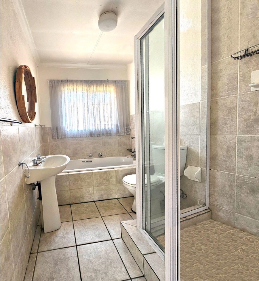 2 Bedroom Property for Sale in Honeydew Ridge Gauteng