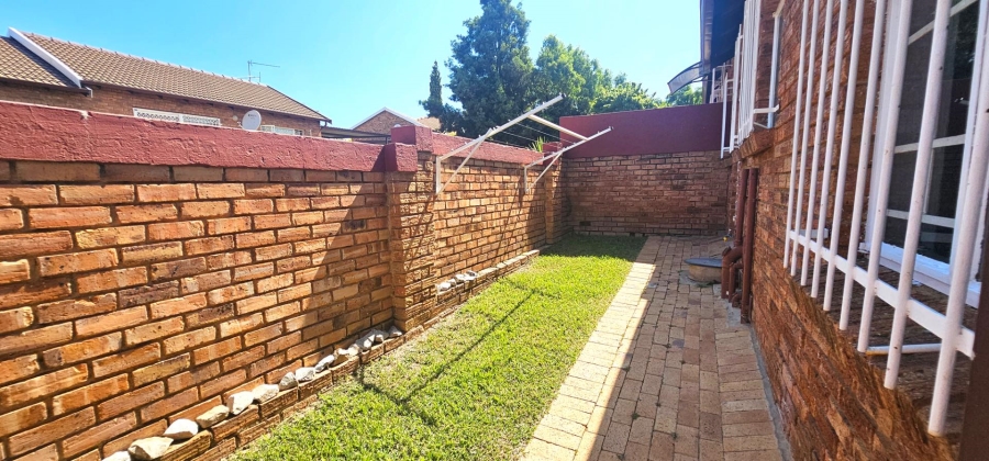 2 Bedroom Property for Sale in Honeydew Ridge Gauteng