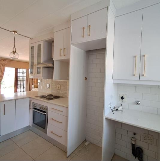 To Let 3 Bedroom Property for Rent in Dowerglen Gauteng