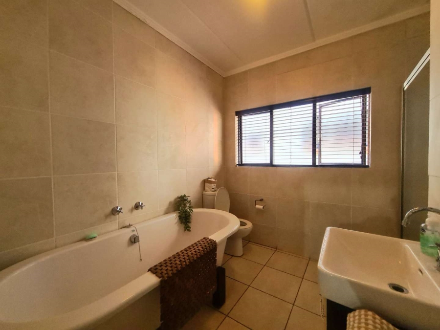 To Let 2 Bedroom Property for Rent in Solheim Gauteng