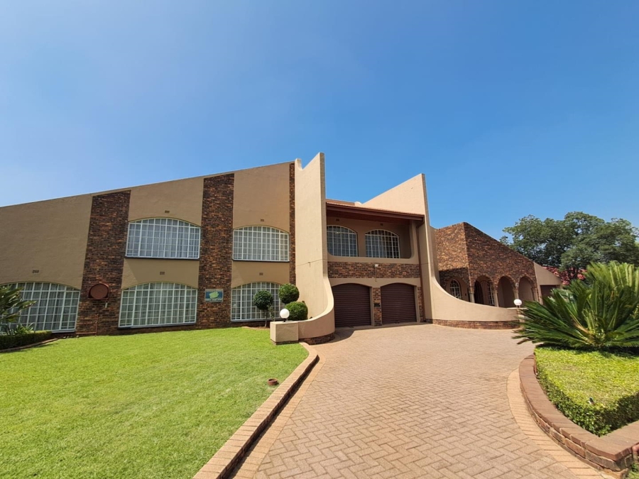 5 Bedroom Property for Sale in Brackenhurst Gauteng