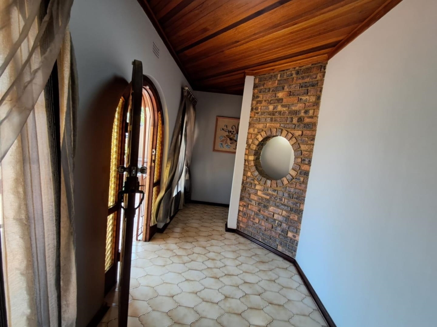 5 Bedroom Property for Sale in Brackenhurst Gauteng