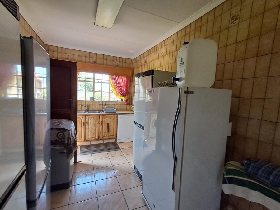 5 Bedroom Property for Sale in Brackenhurst Gauteng