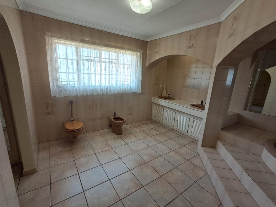 5 Bedroom Property for Sale in Brackenhurst Gauteng