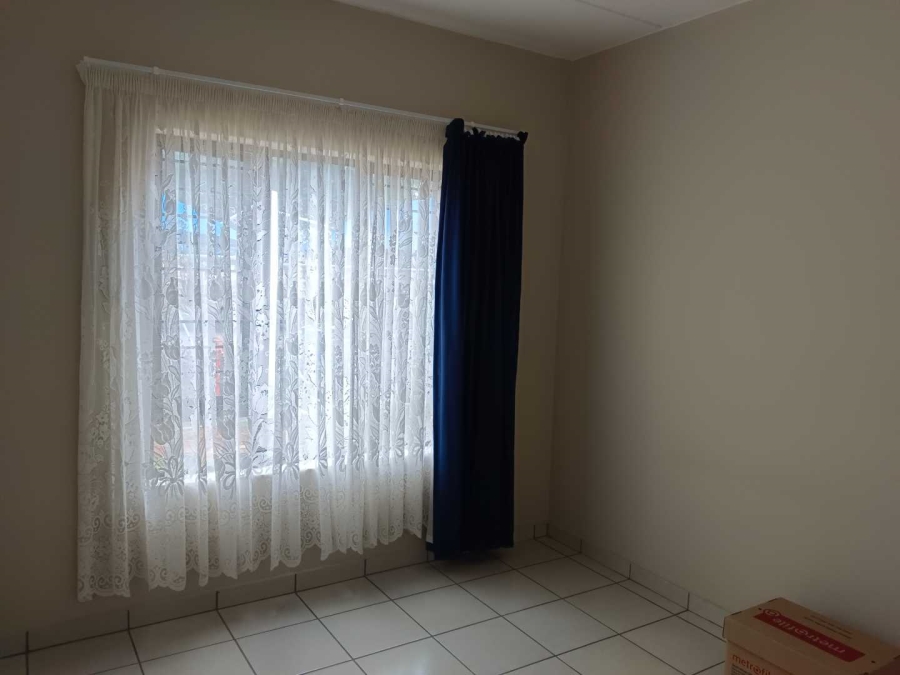 2 Bedroom Property for Sale in South Crest Gauteng