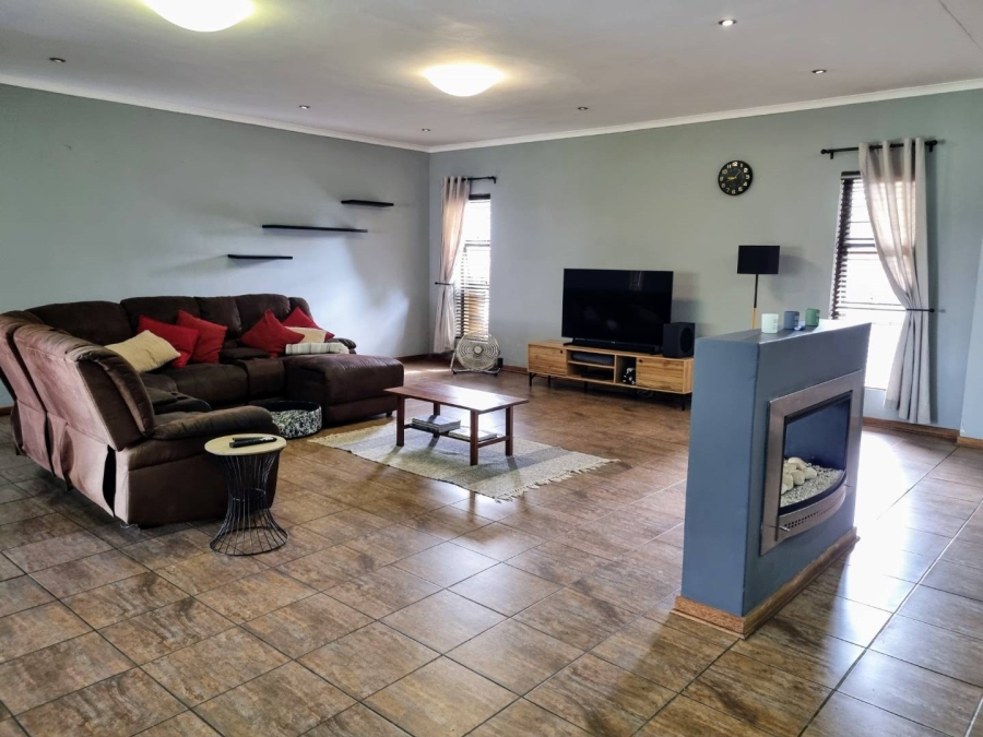 4 Bedroom Property for Sale in Brackenhurst Gauteng