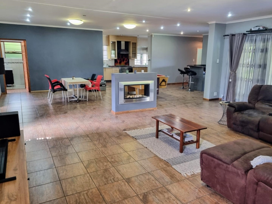 4 Bedroom Property for Sale in Brackenhurst Gauteng