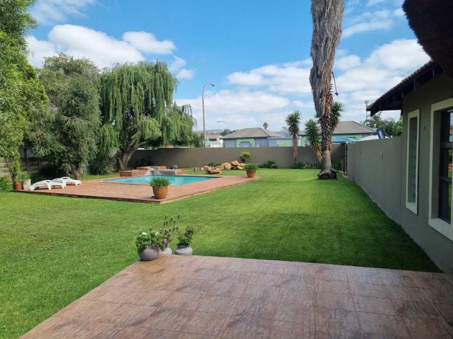 4 Bedroom Property for Sale in Brackenhurst Gauteng