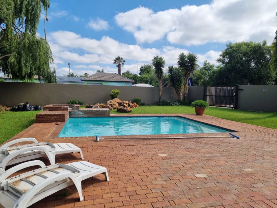 4 Bedroom Property for Sale in Brackenhurst Gauteng