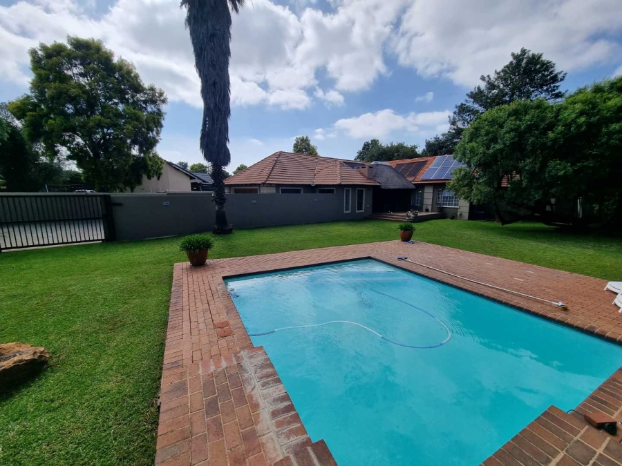 4 Bedroom Property for Sale in Brackenhurst Gauteng