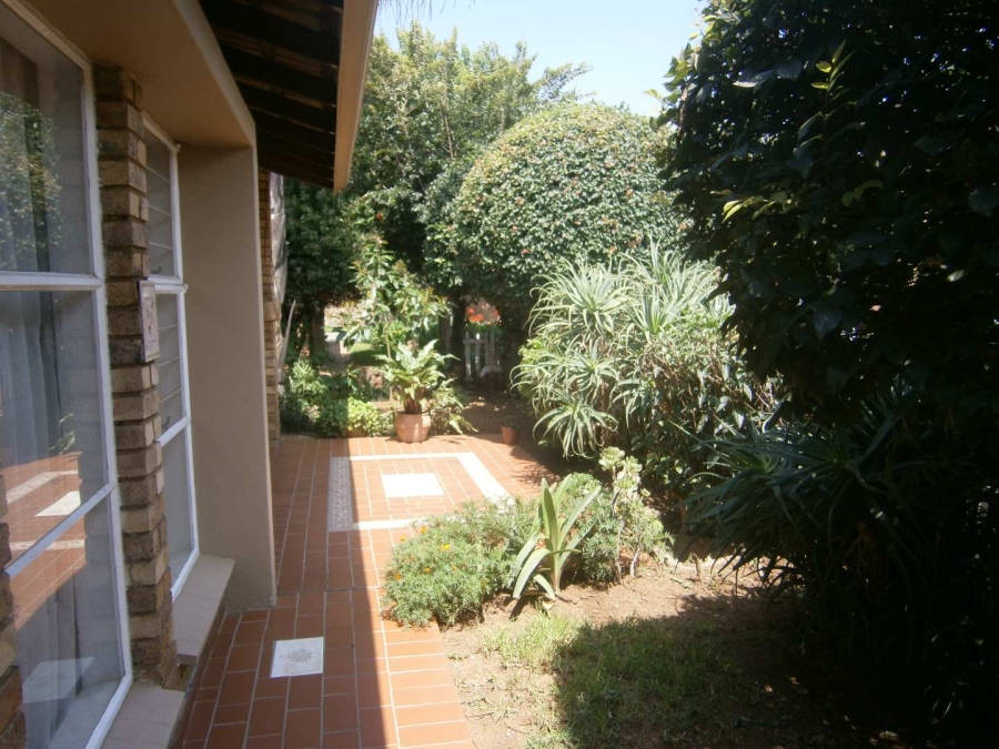 3 Bedroom Property for Sale in Brackendowns Gauteng