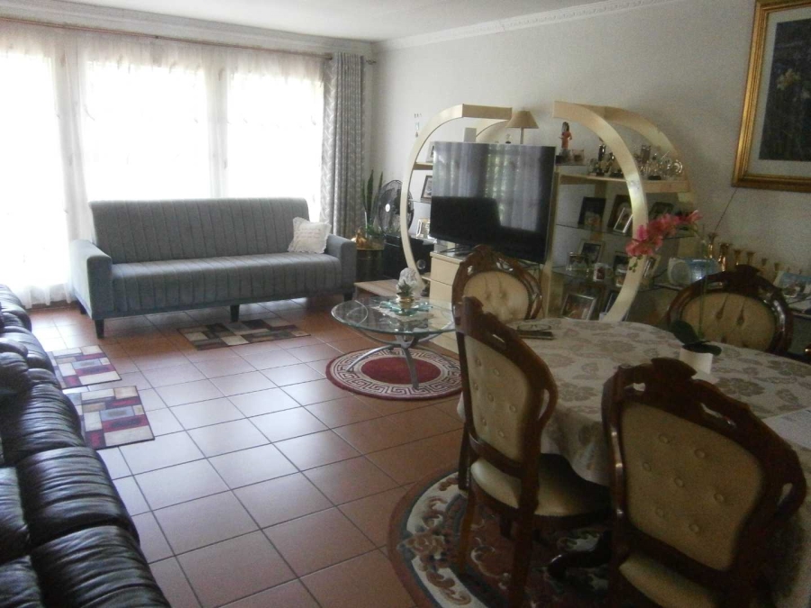 3 Bedroom Property for Sale in Brackendowns Gauteng