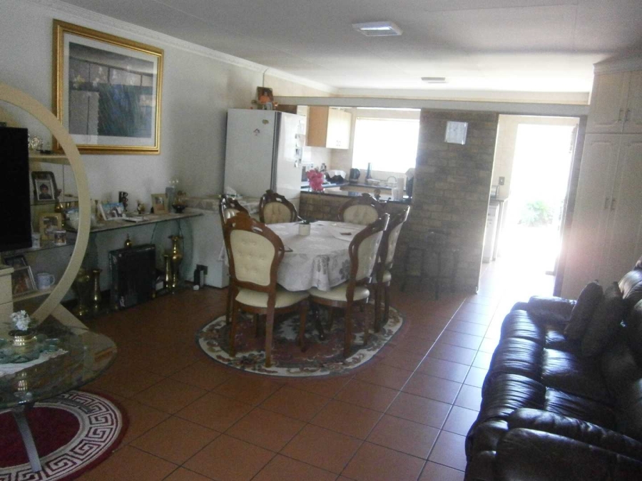 3 Bedroom Property for Sale in Brackendowns Gauteng