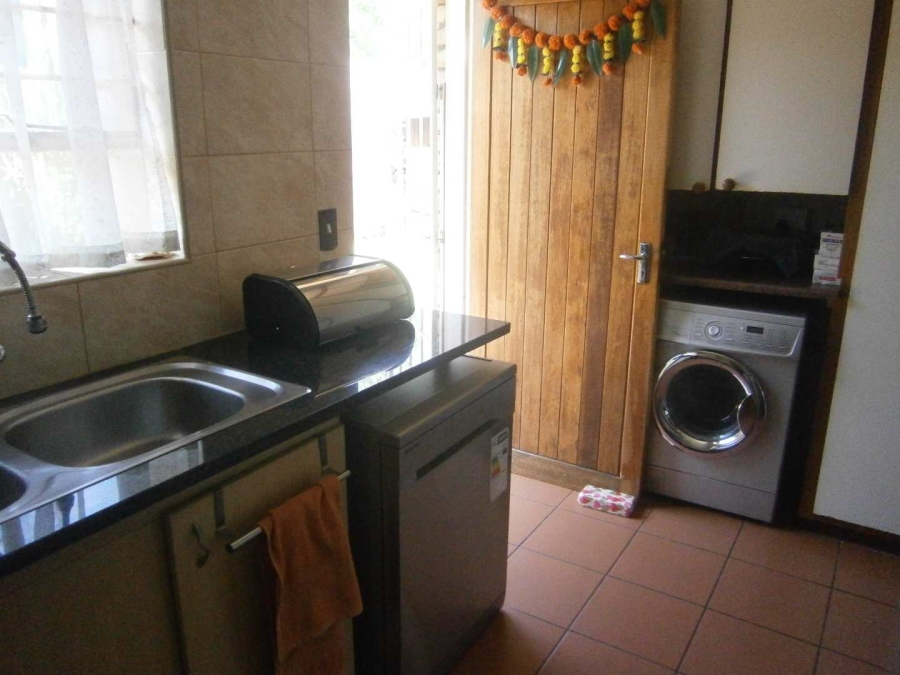 3 Bedroom Property for Sale in Brackendowns Gauteng