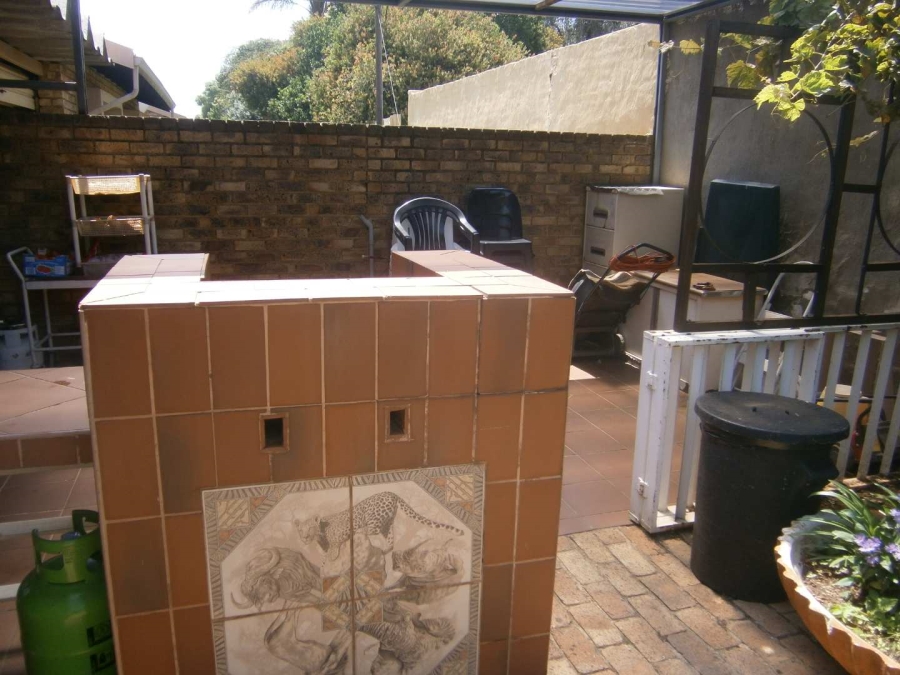 3 Bedroom Property for Sale in Brackendowns Gauteng