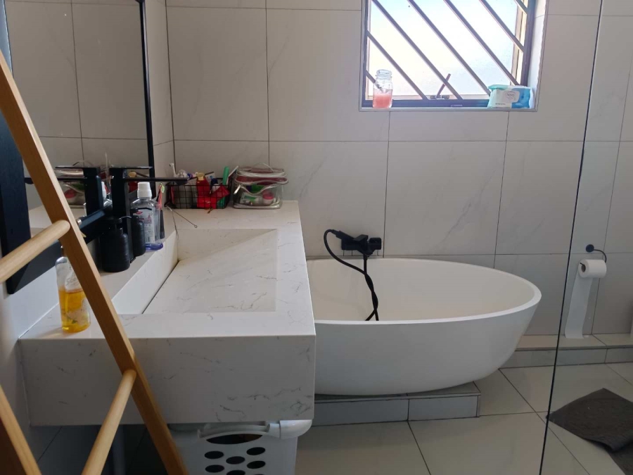 To Let 2 Bedroom Property for Rent in Meyersdal Gauteng