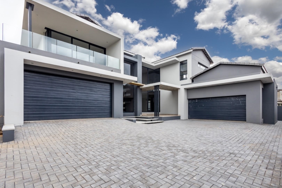 6 Bedroom Property for Sale in Copperleaf Estate Gauteng