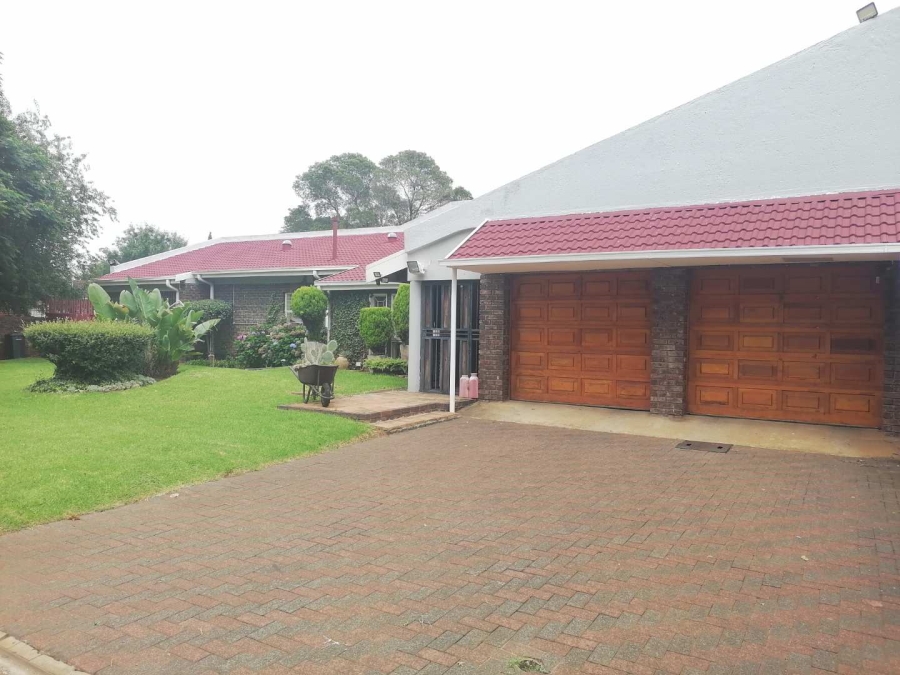 4 Bedroom Property for Sale in Selcourt Gauteng