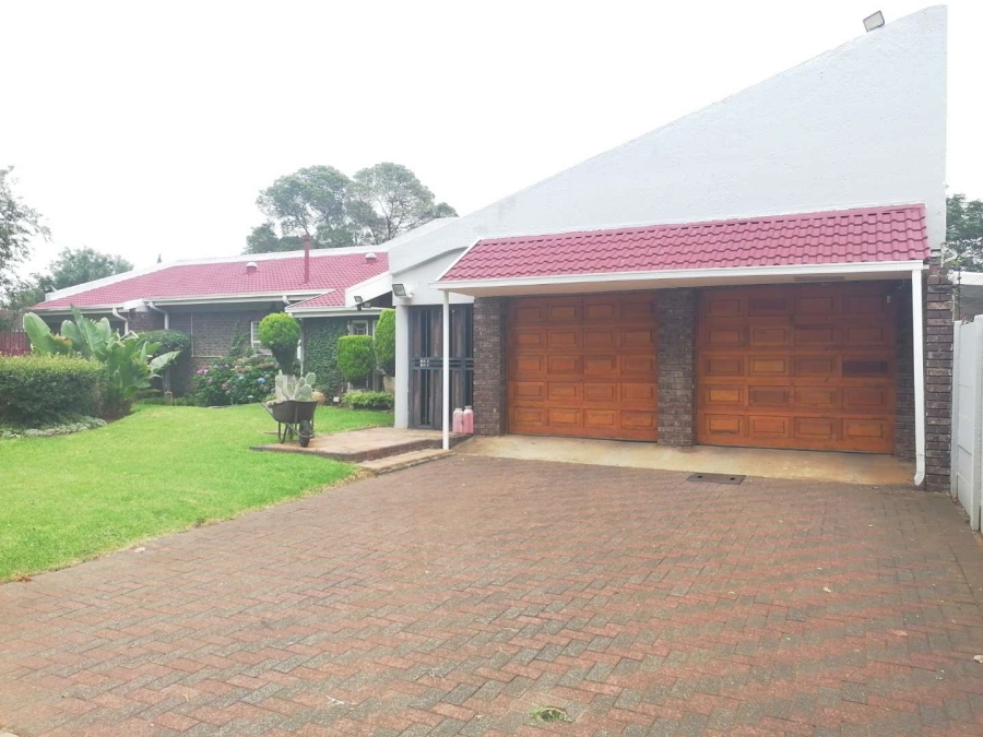 4 Bedroom Property for Sale in Selcourt Gauteng