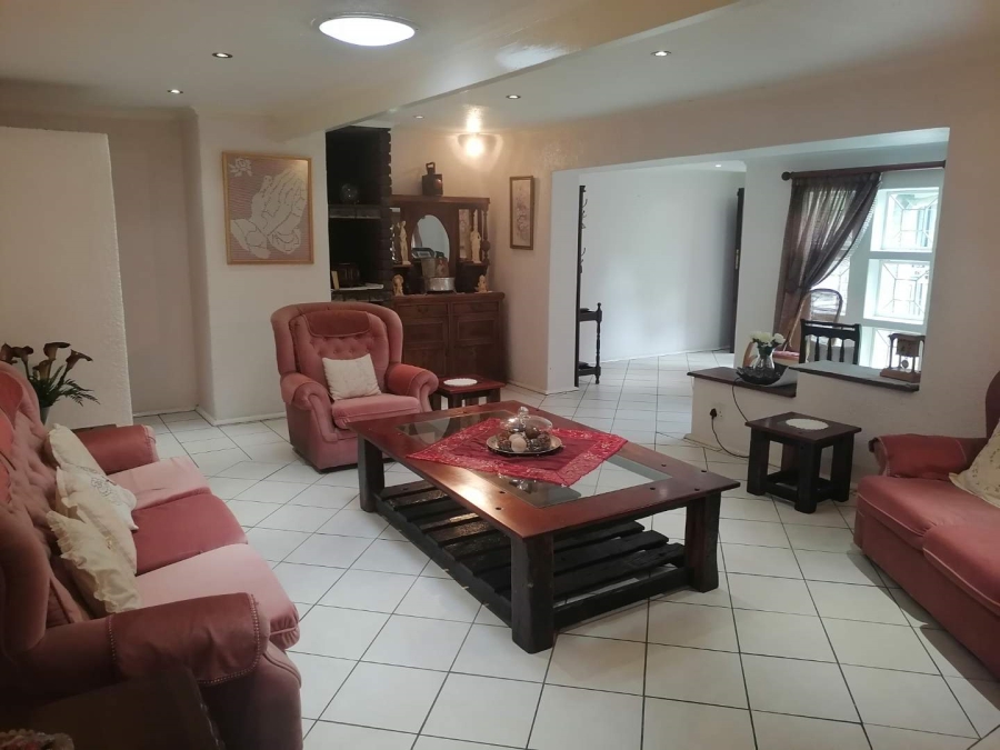 4 Bedroom Property for Sale in Selcourt Gauteng