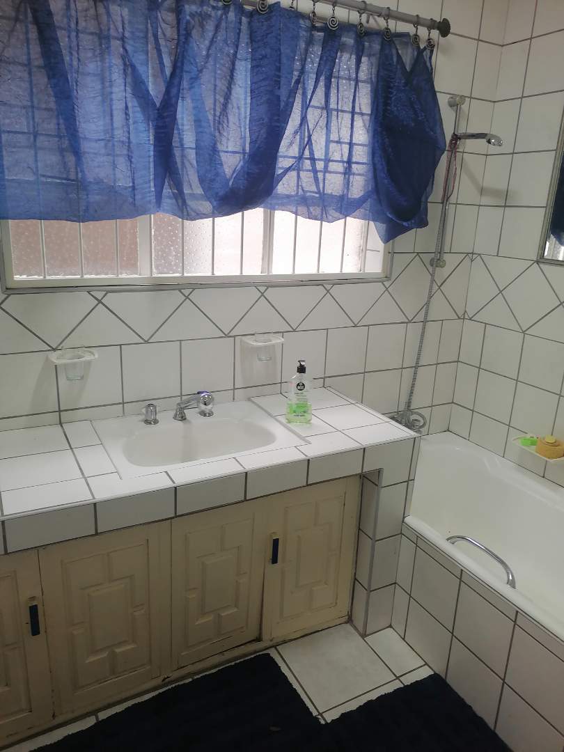 4 Bedroom Property for Sale in Selcourt Gauteng