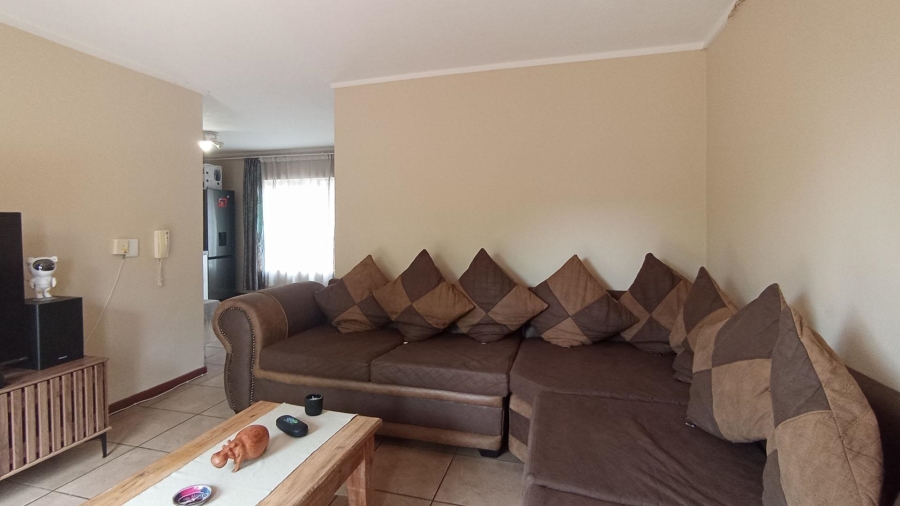 2 Bedroom Property for Sale in The Reeds Gauteng