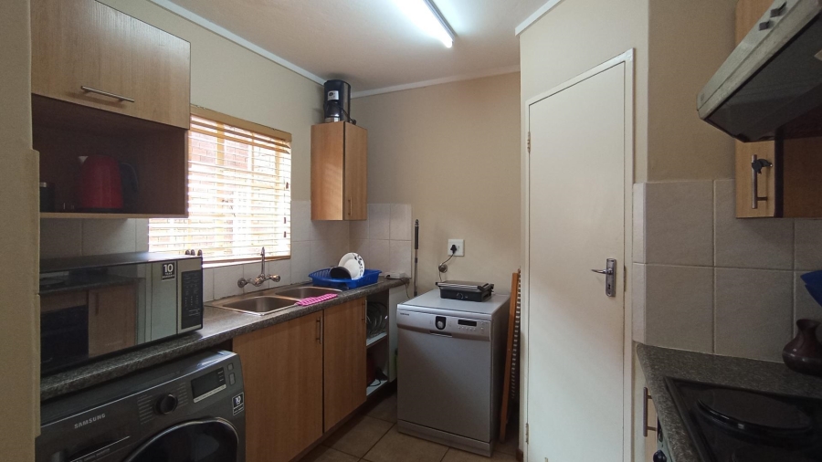 2 Bedroom Property for Sale in The Reeds Gauteng