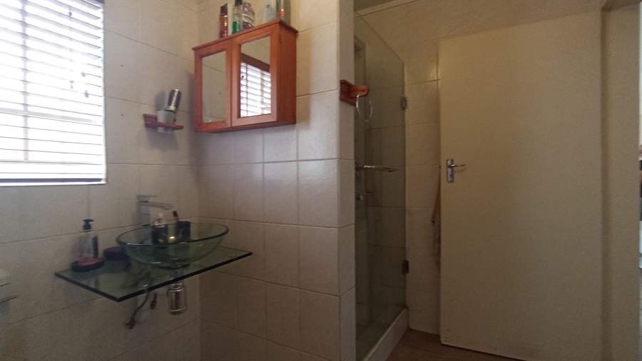 2 Bedroom Property for Sale in The Reeds Gauteng