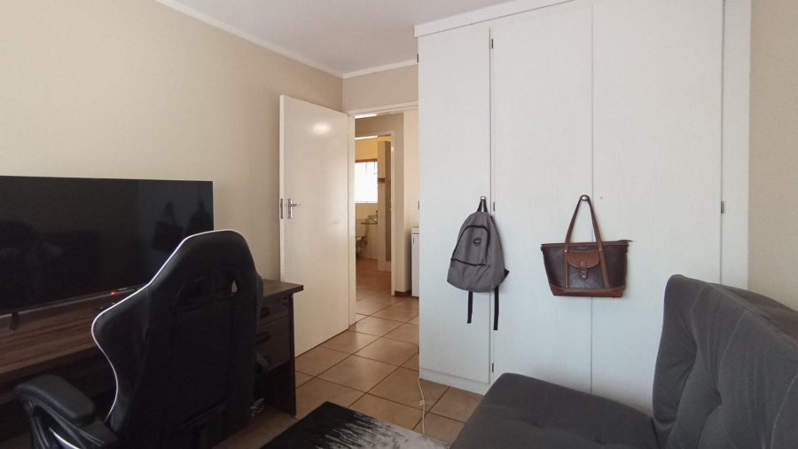 2 Bedroom Property for Sale in The Reeds Gauteng