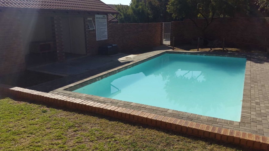 2 Bedroom Property for Sale in The Reeds Gauteng