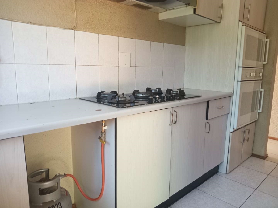 To Let 3 Bedroom Property for Rent in Country View Gauteng