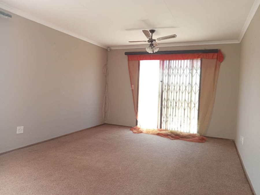 To Let 3 Bedroom Property for Rent in Country View Gauteng