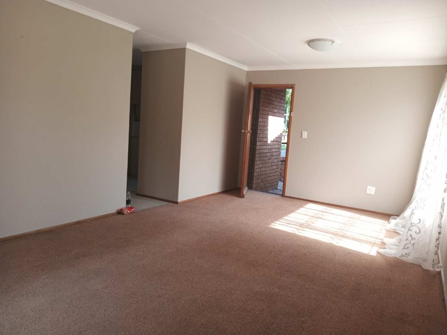 To Let 3 Bedroom Property for Rent in Country View Gauteng