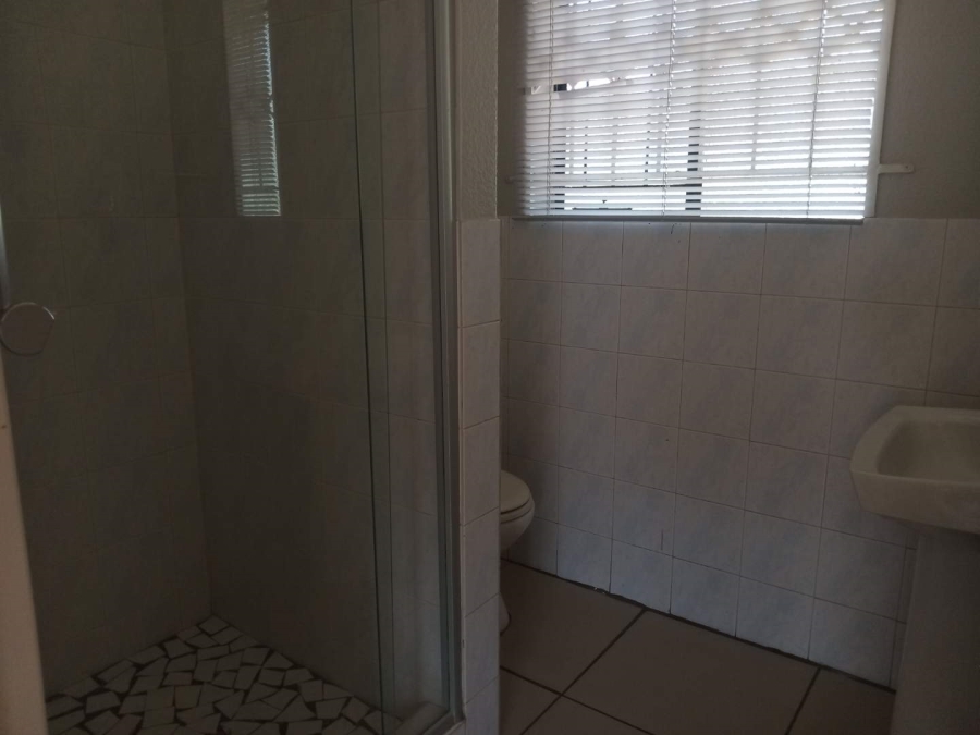 To Let 3 Bedroom Property for Rent in Country View Gauteng