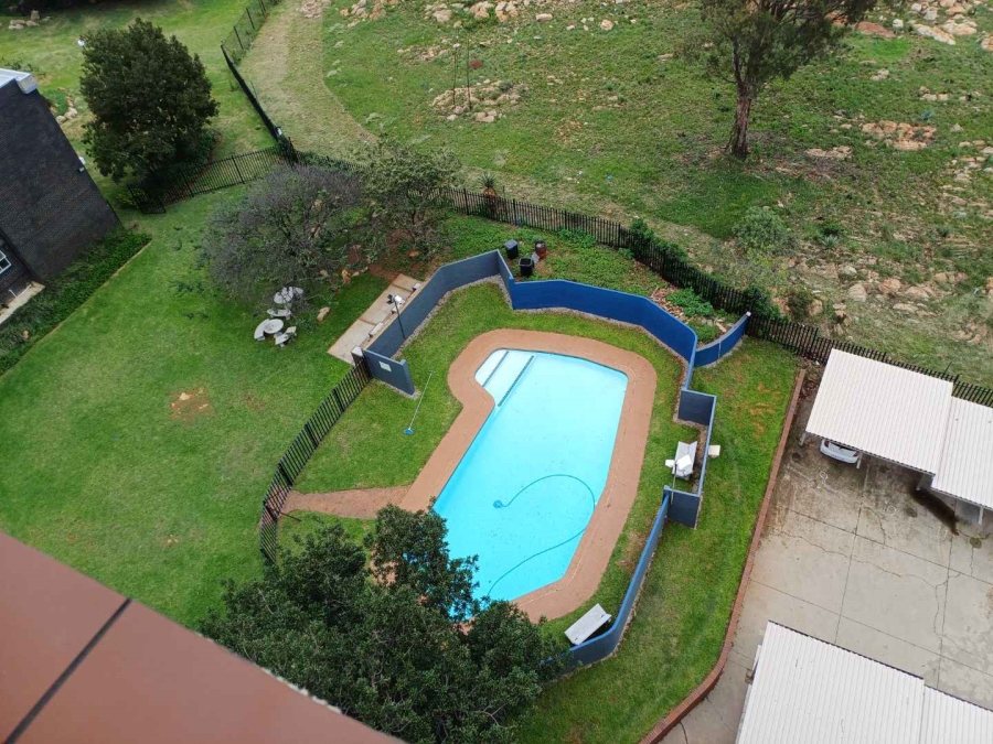 To Let 2 Bedroom Property for Rent in Honeyhills Gauteng