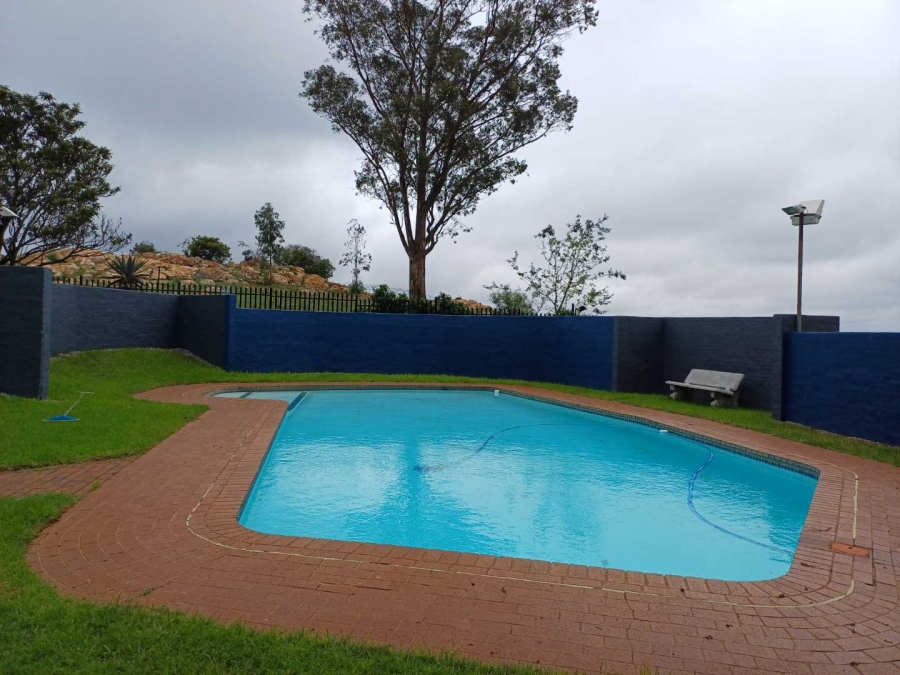 To Let 2 Bedroom Property for Rent in Honeyhills Gauteng