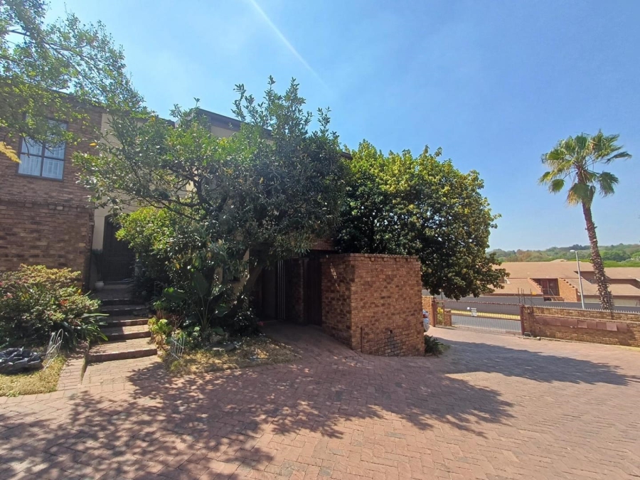 To Let 3 Bedroom Property for Rent in President Ridge Gauteng