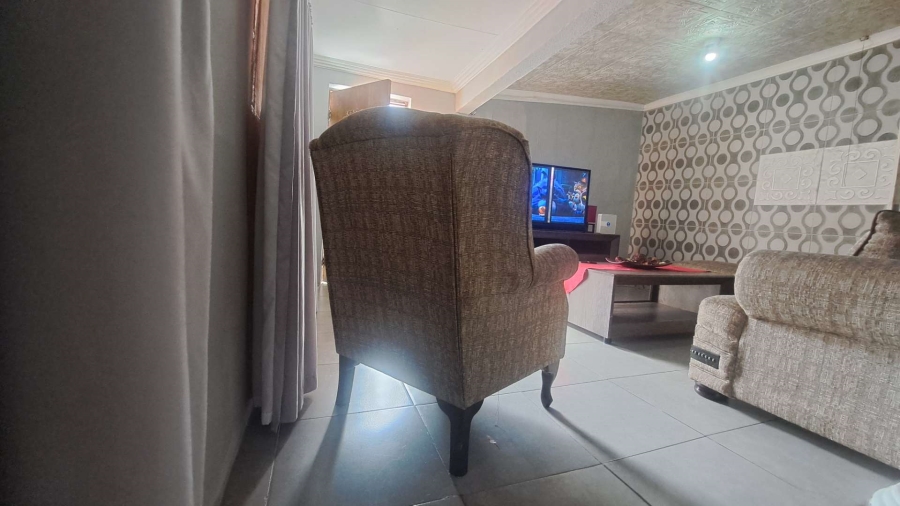 5 Bedroom Property for Sale in Eersterust Gauteng