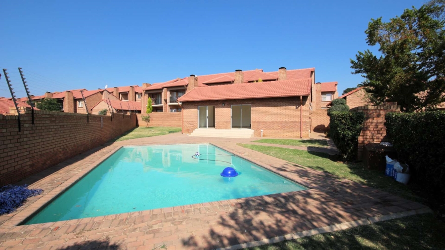 To Let 2 Bedroom Property for Rent in Hazeldean Gauteng