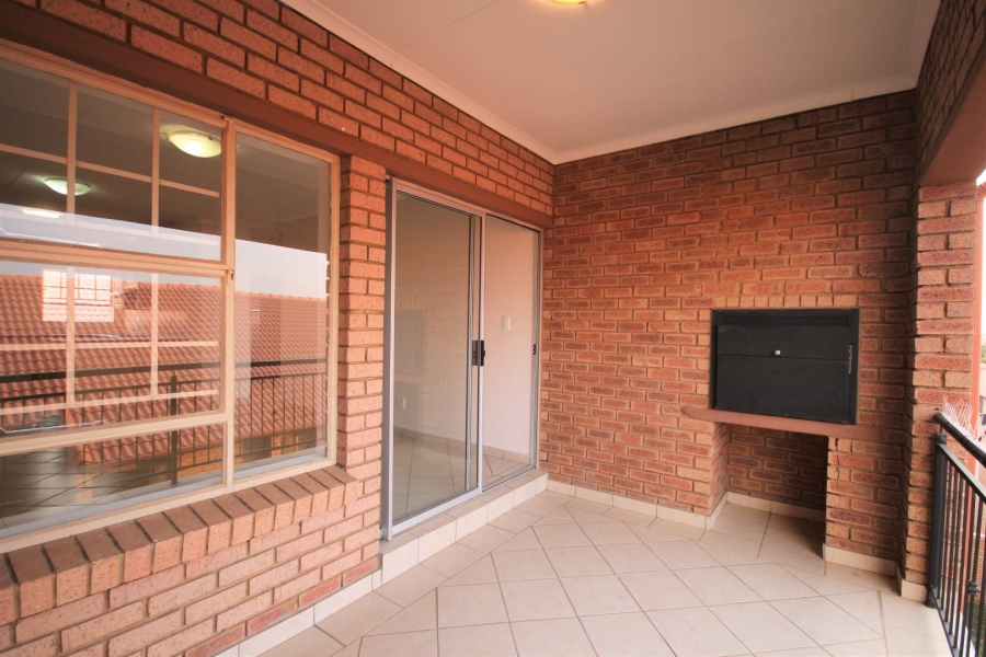 To Let 2 Bedroom Property for Rent in Hazeldean Gauteng