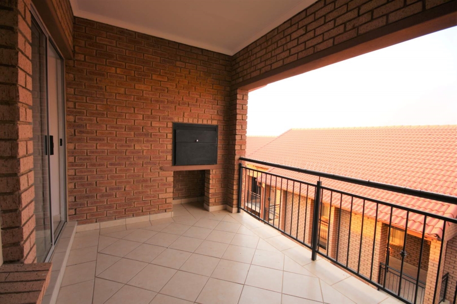 To Let 2 Bedroom Property for Rent in Hazeldean Gauteng